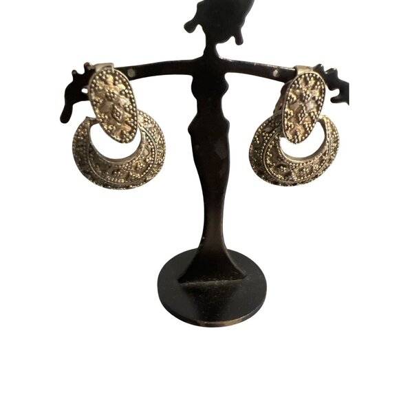 Vintage Silver Tone Clip On Doorknocker Earrings Textured Lightweight Estate 1" - Picture 1 of 5